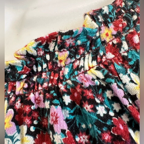 NWT. Women’s beautiful floral top. Size 0X. - Picture 3 of 10